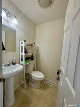 14 Old Fitch Hill Rd in Montville, CT - Building Photo - Building Photo