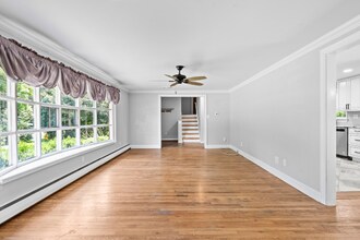 566 S Old Middletown Rd in Media, PA - Building Photo - Building Photo