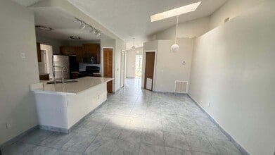 901 SW Gaitor Ave in Port St. Lucie, FL - Building Photo - Building Photo