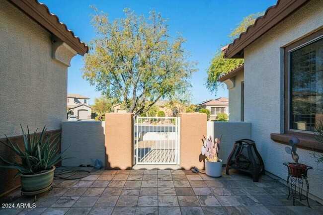 2347 W River Rock Ct in Phoenix, AZ - Building Photo - Building Photo