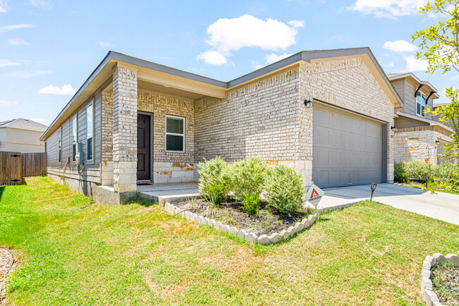 10514 Rayburn Lndg in San Antonio, TX - Foto de edificio - Building Photo