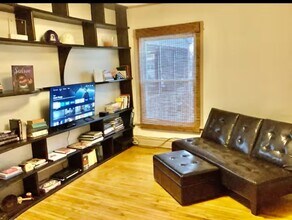 9811 S Vanderpoel Ave in Chicago, IL - Building Photo - Building Photo