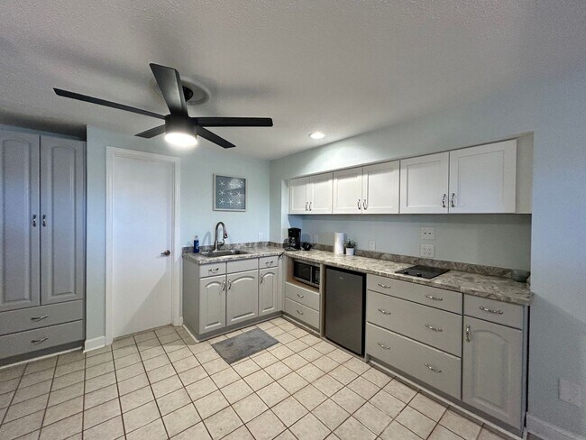 2852 Charlemagne Dr in Virginia Beach, VA - Building Photo - Building Photo