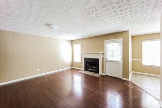 4414 Gladewood Run in Union City, GA - Building Photo - Building Photo