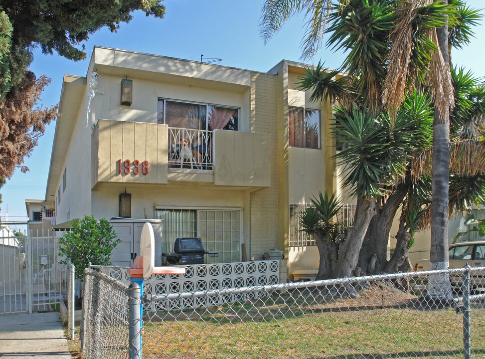 1938 S Garth Ave in Los Angeles, CA - Foto de edificio