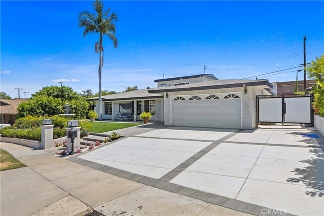 property at 2254 N Derek Dr