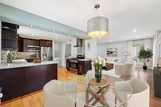 604 S Edward St in Mount Prospect, IL - Building Photo - Building Photo