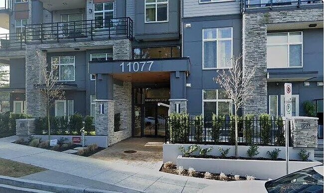 11077 Ravine Rd in Surrey, BC - Building Photo - Building Photo