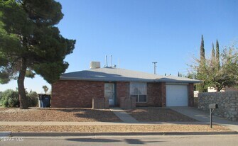 6900 Pamlico Dr in El Paso, TX - Building Photo
