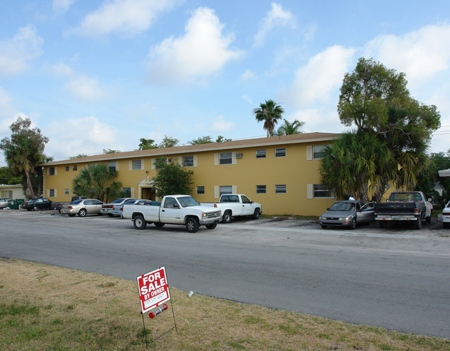 Art Building Apartments in Fort Lauderdale, FL - Foto de edificio - Building Photo