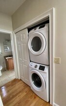 261 W 2nd St, Unit 3 in Boston, MA - Building Photo - Building Photo