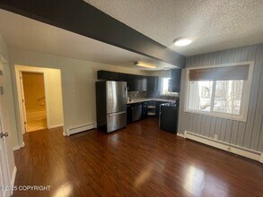 18414 Amonson Rd in Eagle River, AK - Building Photo - Building Photo