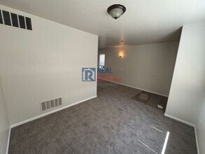 18613 E Chaffee Pl in Denver, CO - Building Photo - Building Photo