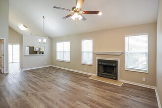 1016 Mansker Dr in Goodlettsville, TN - Building Photo - Building Photo