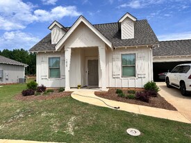 1829 Woodward Oaks Trl in Auburn, AL - Building Photo