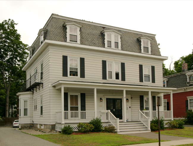 15 Vine St in Melrose, MA - Foto de edificio - Building Photo