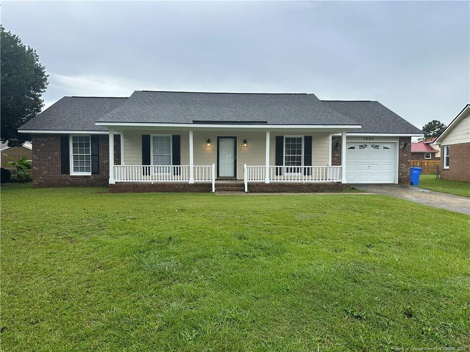 7850 Penelope Dr in Fayetteville, NC - Building Photo