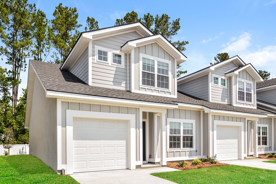1106 Walker Point Way in Brunswick, GA - Building Photo