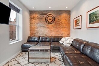 115 Salem St, Unit 9 in Boston, MA - Foto de edificio - Building Photo