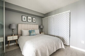 2702 Puente de Luz in Toronto, ON - Building Photo - Building Photo