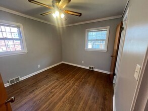 3323 Dean Dr in Louisville, KY - Building Photo - Building Photo