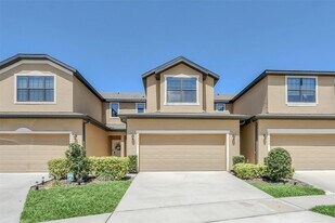 2471 Seven Oaks Dr in St. Cloud, FL - Building Photo