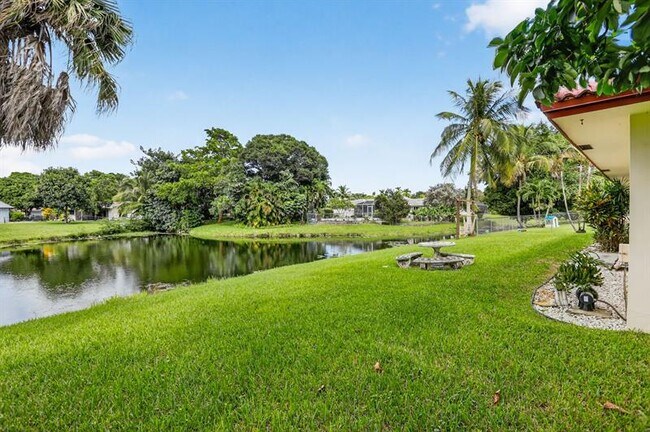 10071 NW 36th St in Coral Springs, FL - Foto de edificio - Building Photo