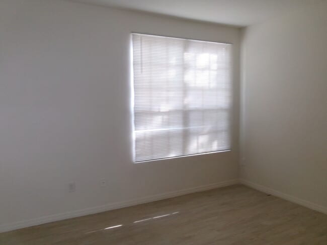 6300 Raleigh St, Unit 104 in Orlando, FL - Foto de edificio - Building Photo