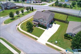 201 De Jan Rd in Madison, AL - Foto de edificio - Building Photo