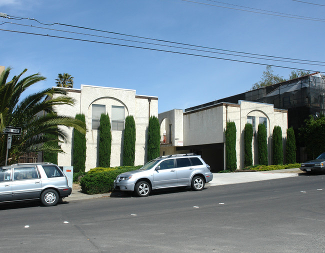 1825-1831 Harrison St in Concord, CA - Building Photo - Building Photo