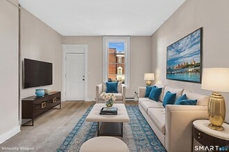 82 Water St in Torrington, CT - Foto de edificio - Building Photo