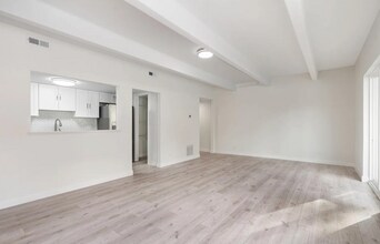 9725 E Harvard Ave in Denver, CO - Building Photo - Building Photo