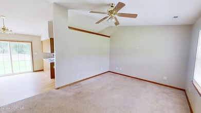 1043 Shirley Dr in Jacksonville, NC - Building Photo - Building Photo
