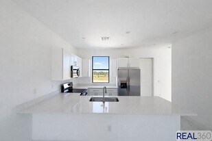 966 Countess Ave in Lehigh Acres, FL - Building Photo