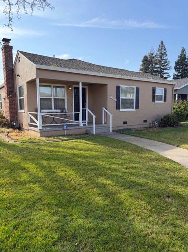 6358 2nd Ave in Sacramento, CA - Building Photo - Building Photo