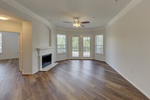 3045 Marina Bay Dr in League City, TX - Building Photo