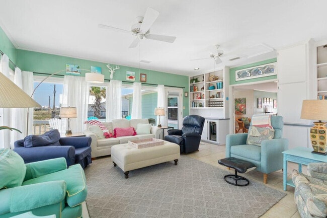 2928 W Beach Blvd in Gulf Shores, AL - Building Photo - Building Photo