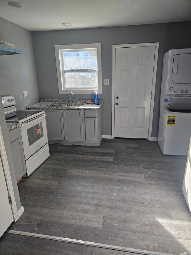 8 Honeysuckle Dr, Unit 3