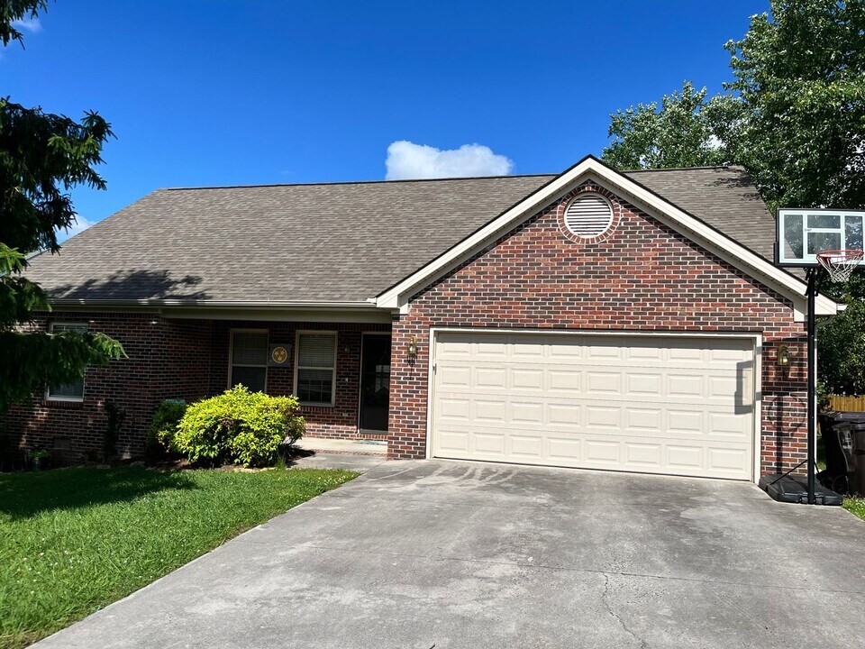 838 Claybrook Ct in Knoxville, TN - Building Photo