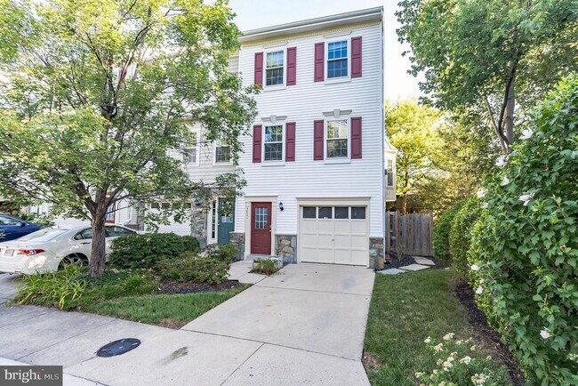 3801 Watkins Mill Dr in Alexandria, VA - Building Photo - Building Photo