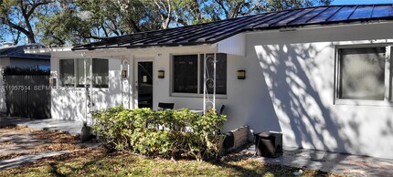875 NE 130th St in North Miami, FL - Building Photo - Building Photo