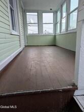 318 27th St in Watervliet, NY - Building Photo - Building Photo