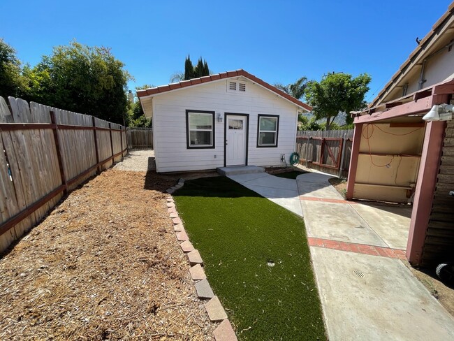 6358 Raylene Ct in Simi Valley, CA - Building Photo - Building Photo