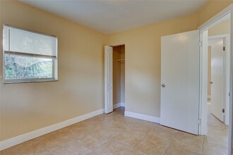 6231 Hayes St in Hollywood, FL - Foto de edificio - Building Photo