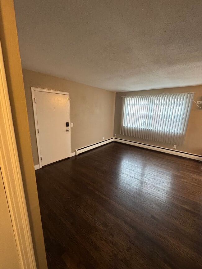 3341 Parkcrest Ln, Unit 1 in Cincinnati, OH - Foto de edificio - Building Photo