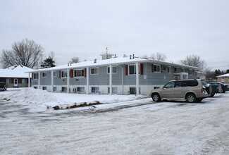 8963 Syndicate Ave in Lexington, MN - Foto de edificio - Building Photo