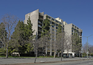 Oak Center Towers in Oakland, CA - Building Photo - Building Photo