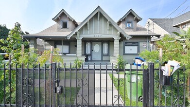 2127 Portland St in Los Angeles, CA - Building Photo - Building Photo