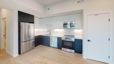 36 Mount Pleasant St, Unit 406 in Somerville, MA - Building Photo - Building Photo