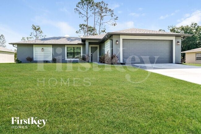 19107 Evergreen Rd in Ft. Myers, FL - Building Photo - Building Photo